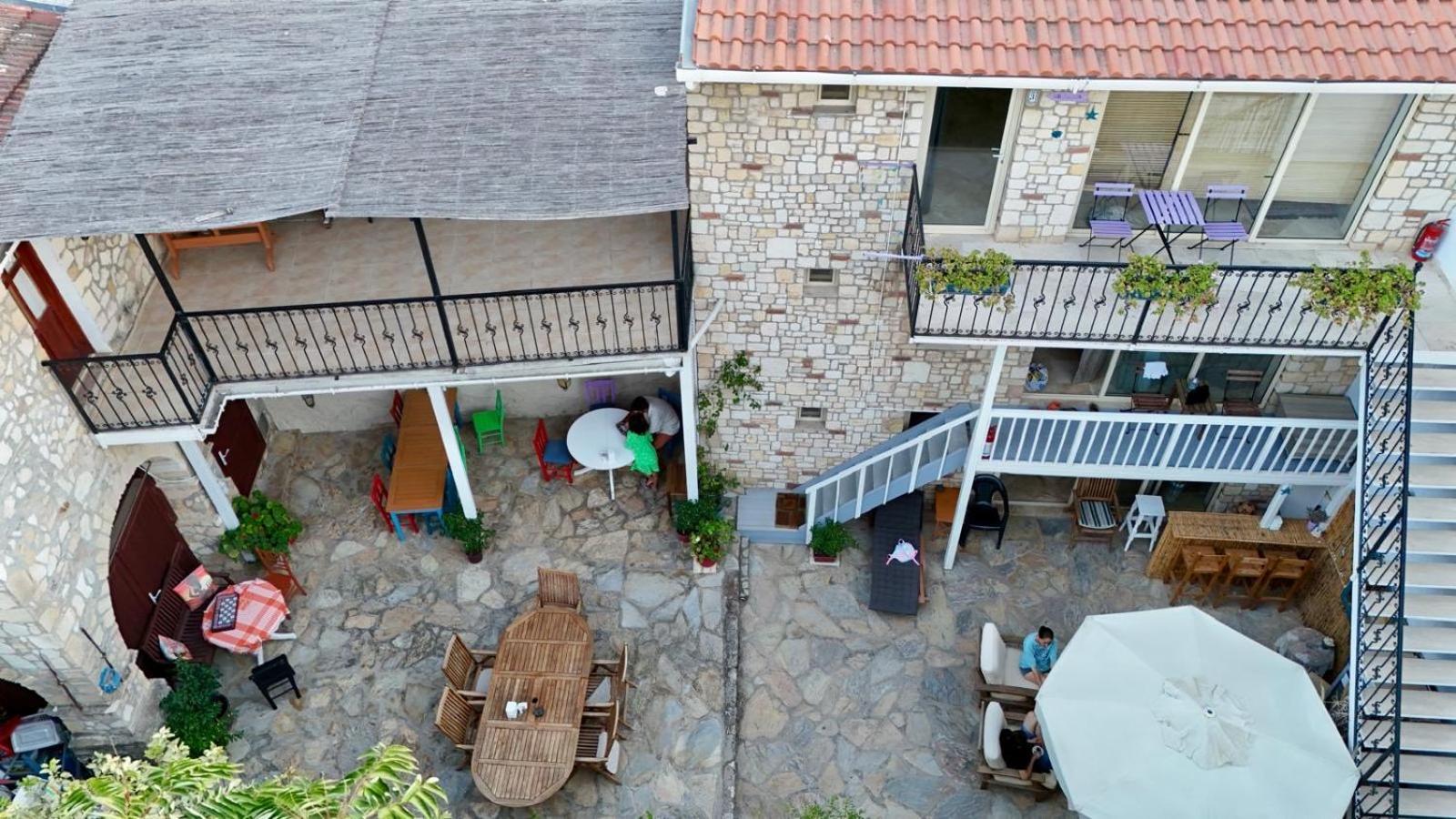 Annemin Harabesi Otel Çeşme Exterior foto
